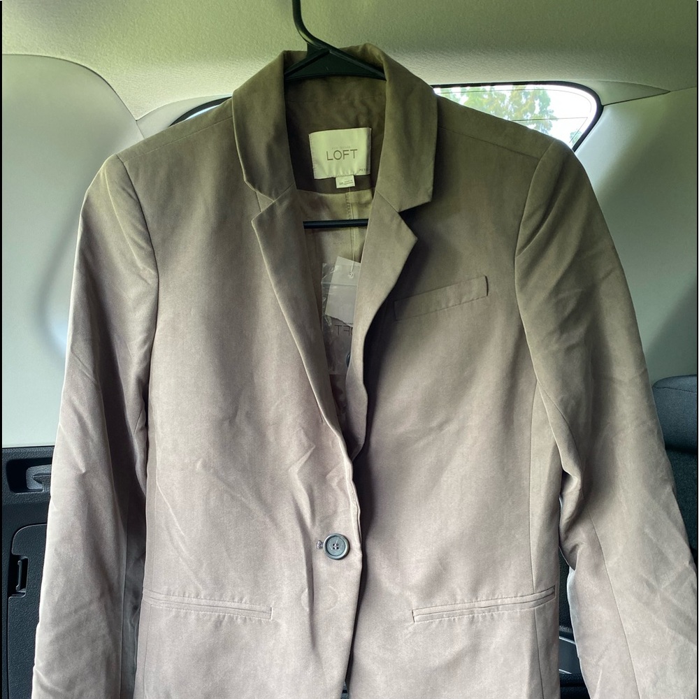 🆕 Loft blazer